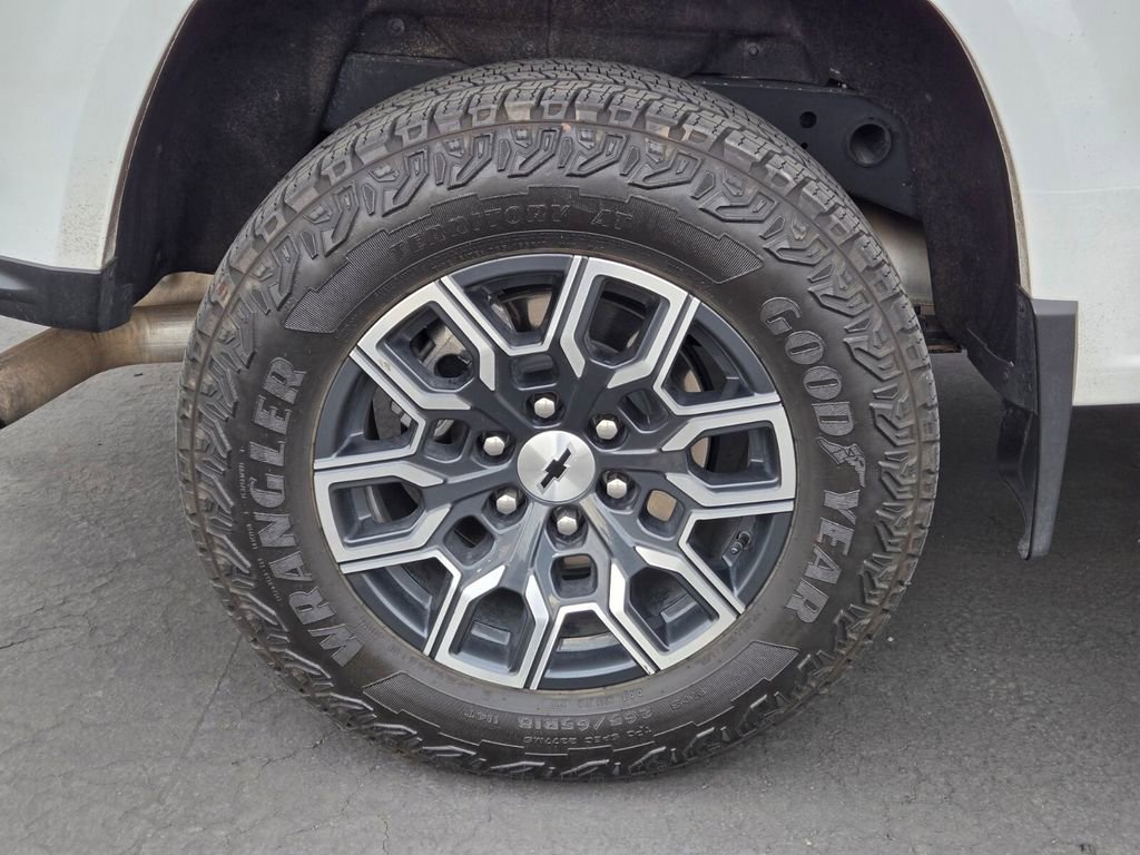 2023 Chevrolet Colorado Z71 photo 3