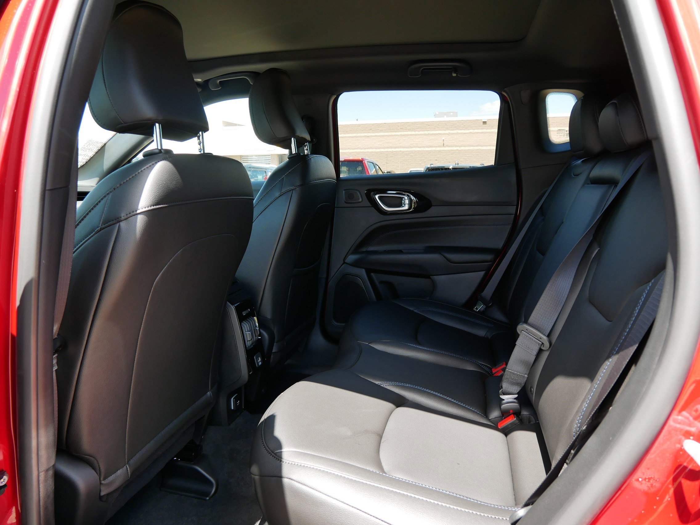 2025 Jeep Compass Limited photo 8