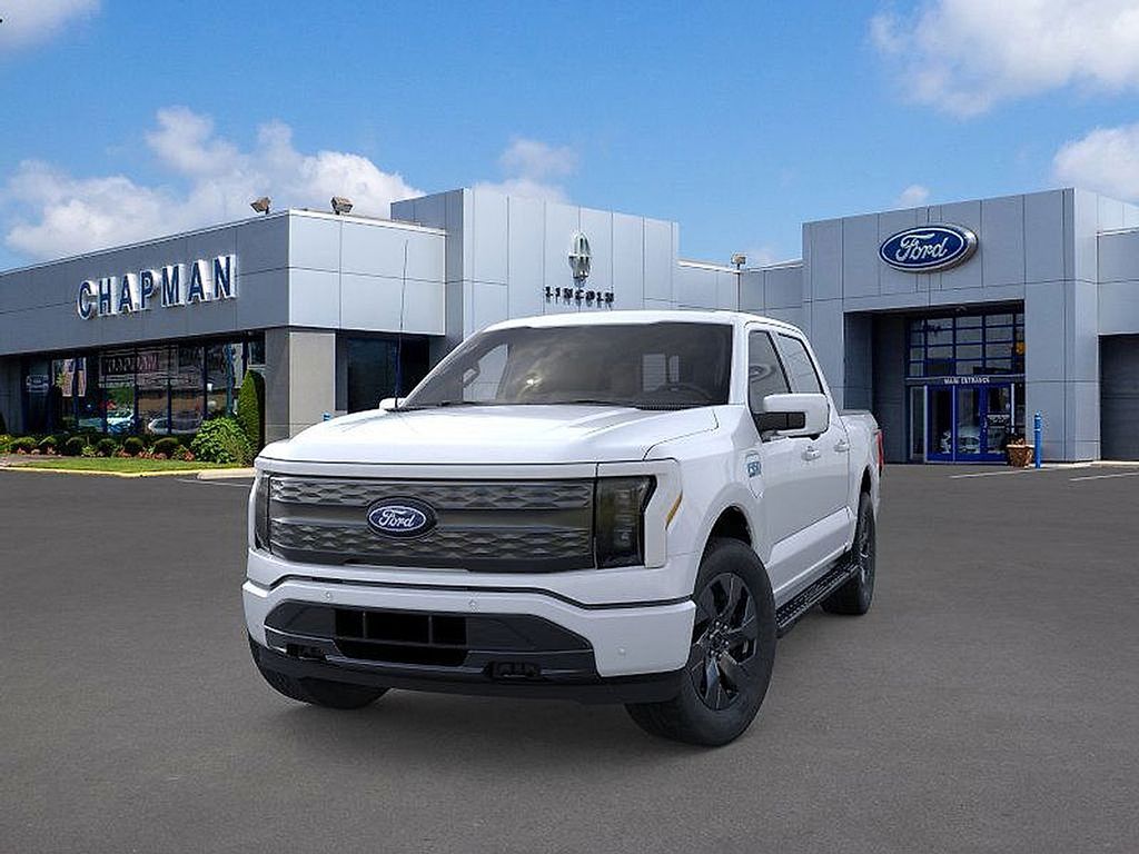 2025 Ford F-150 Lightning Lariat photo 2