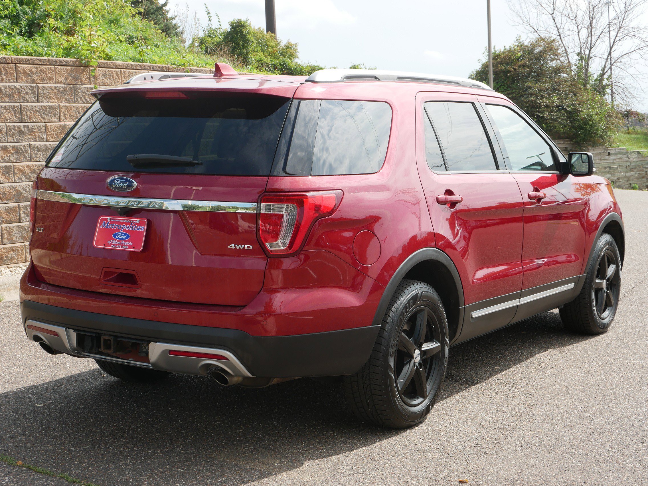 2017 Ford Explorer XLT photo 5