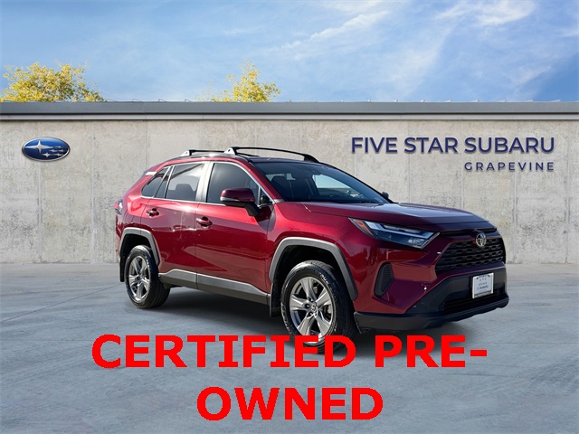 2024 Toyota RAV4 XLE's photo
