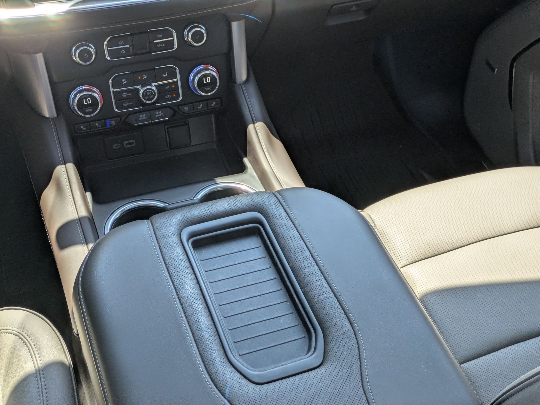 2024 Gmc Yukon SLT photo 20