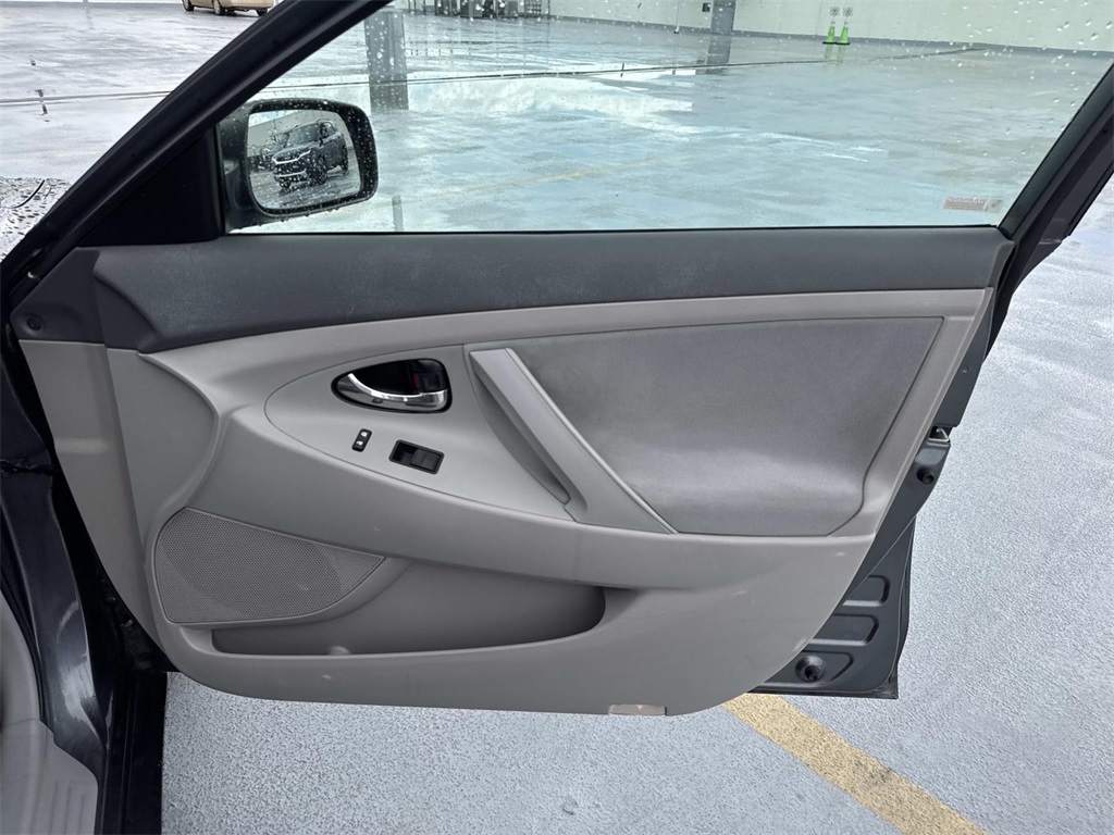 2008 Toyota Camry LE photo 10