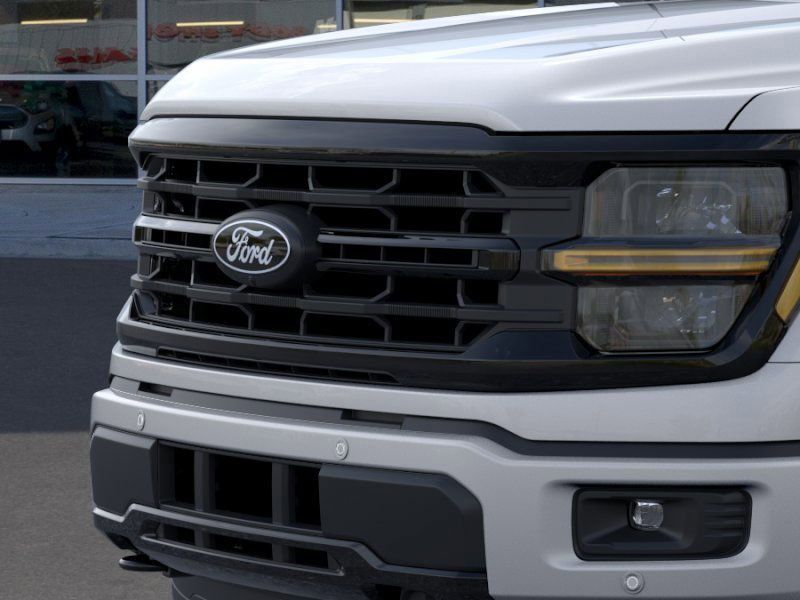 2025 Ford F-150 XLT photo 16