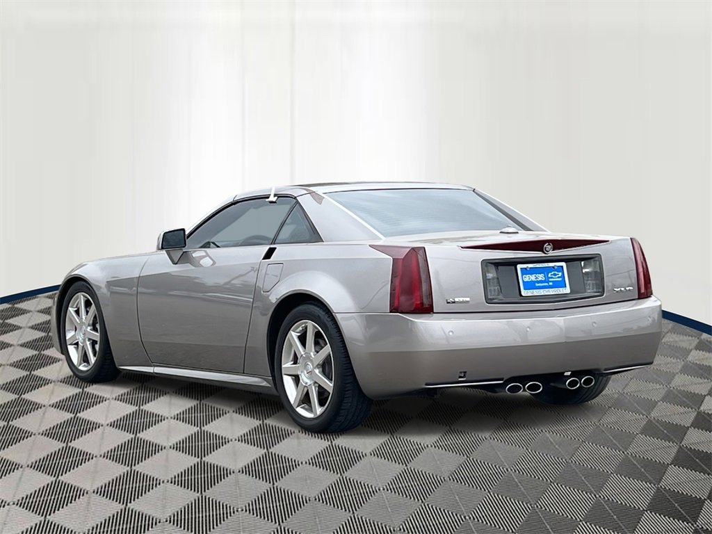 2005 Cadillac XLR photo 3