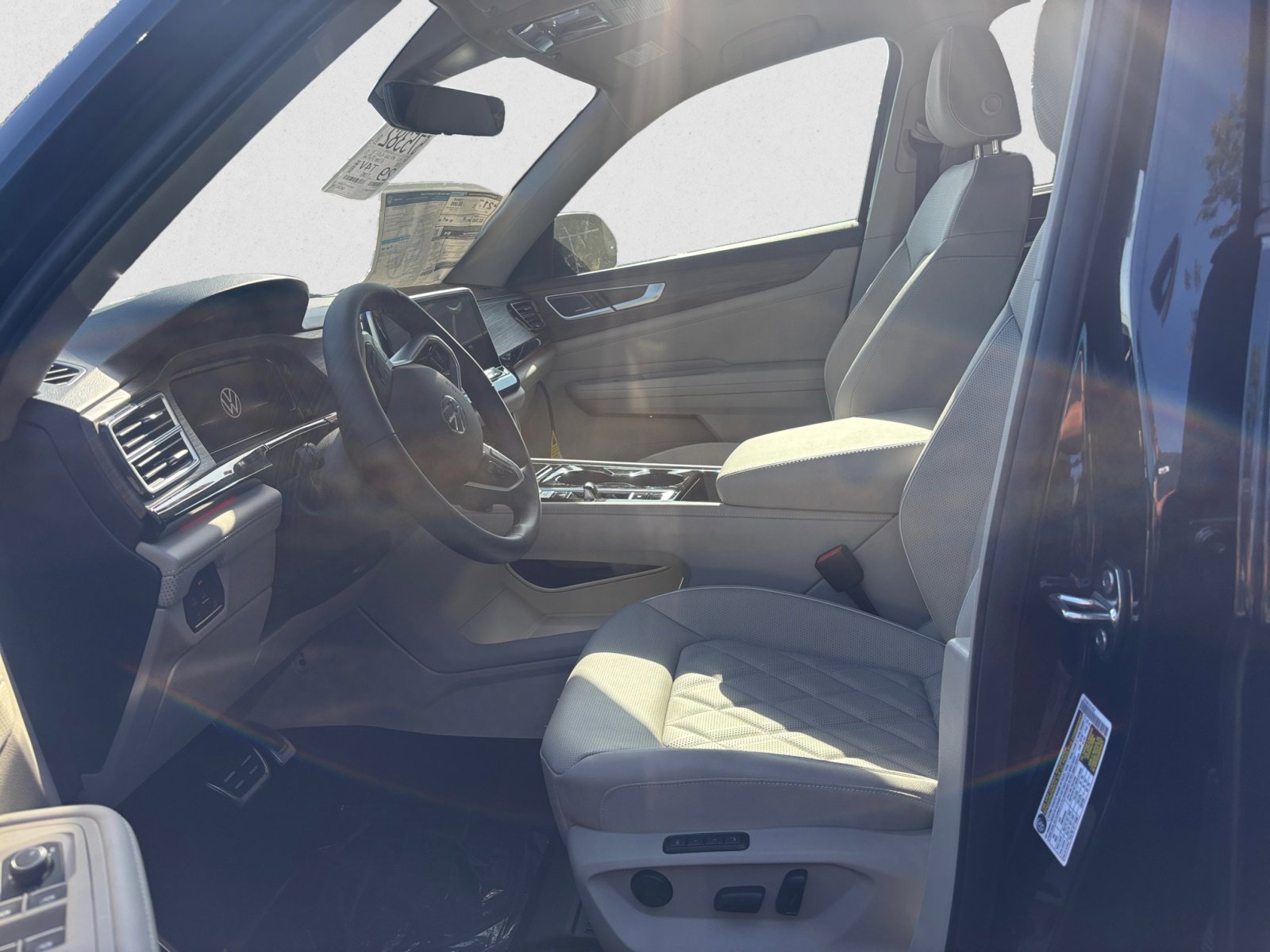 2025 Volkswagen Atlas SEL Premium R-Line photo 9
