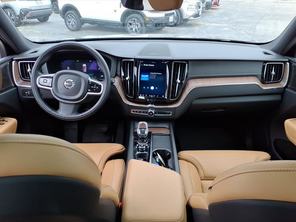 2022 Volvo XC60 Inscription photo 3