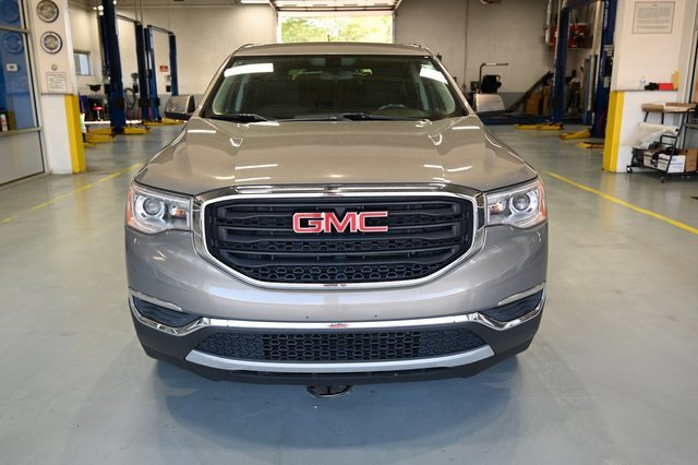 2019 Gmc Acadia SLE photo 2