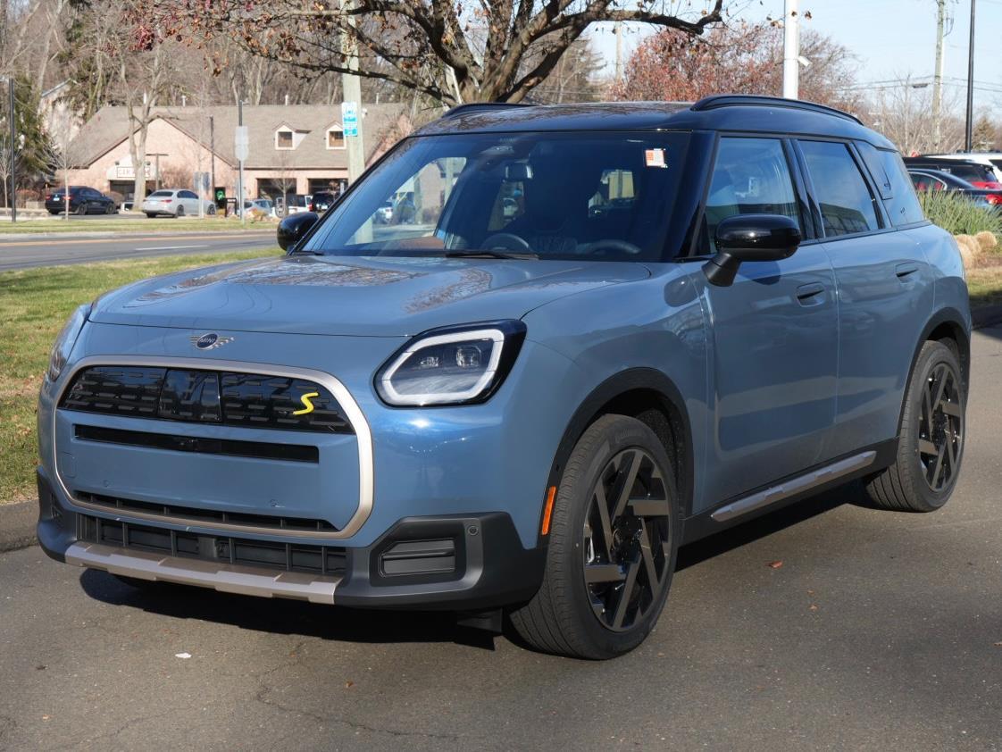 2025 MINI Countryman SE's photo