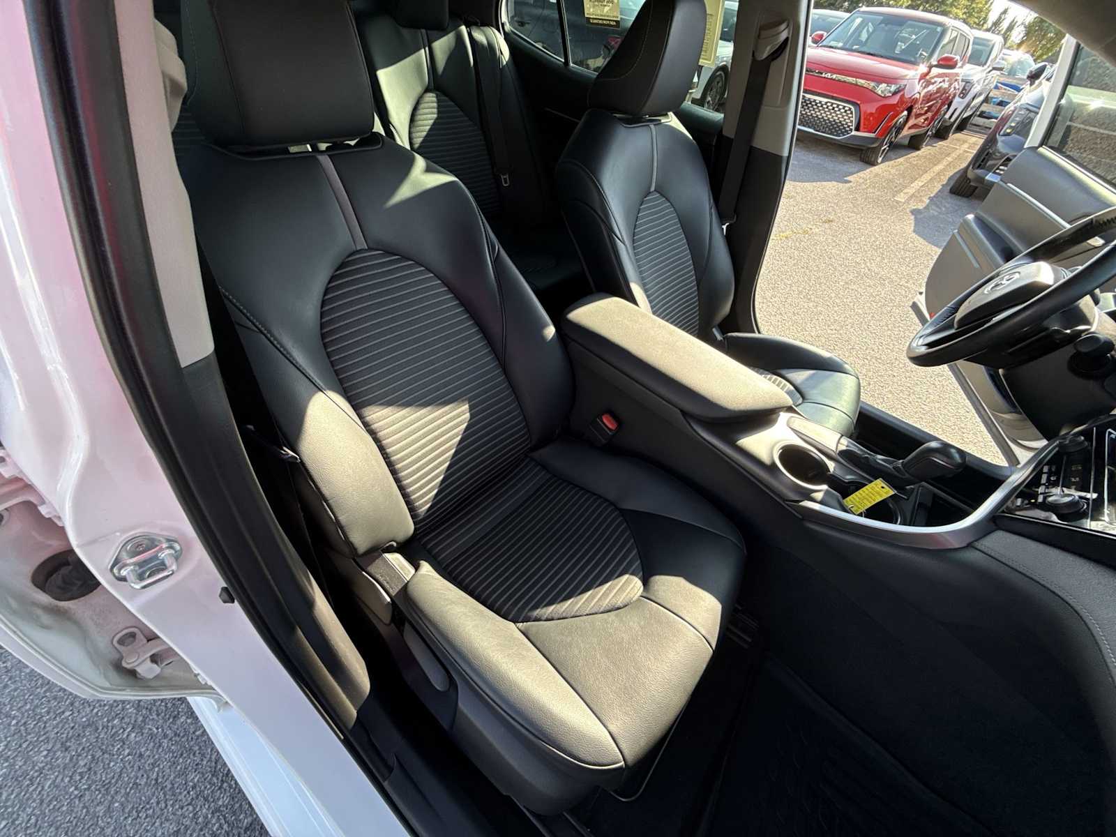 2021 Toyota Camry SE photo 22