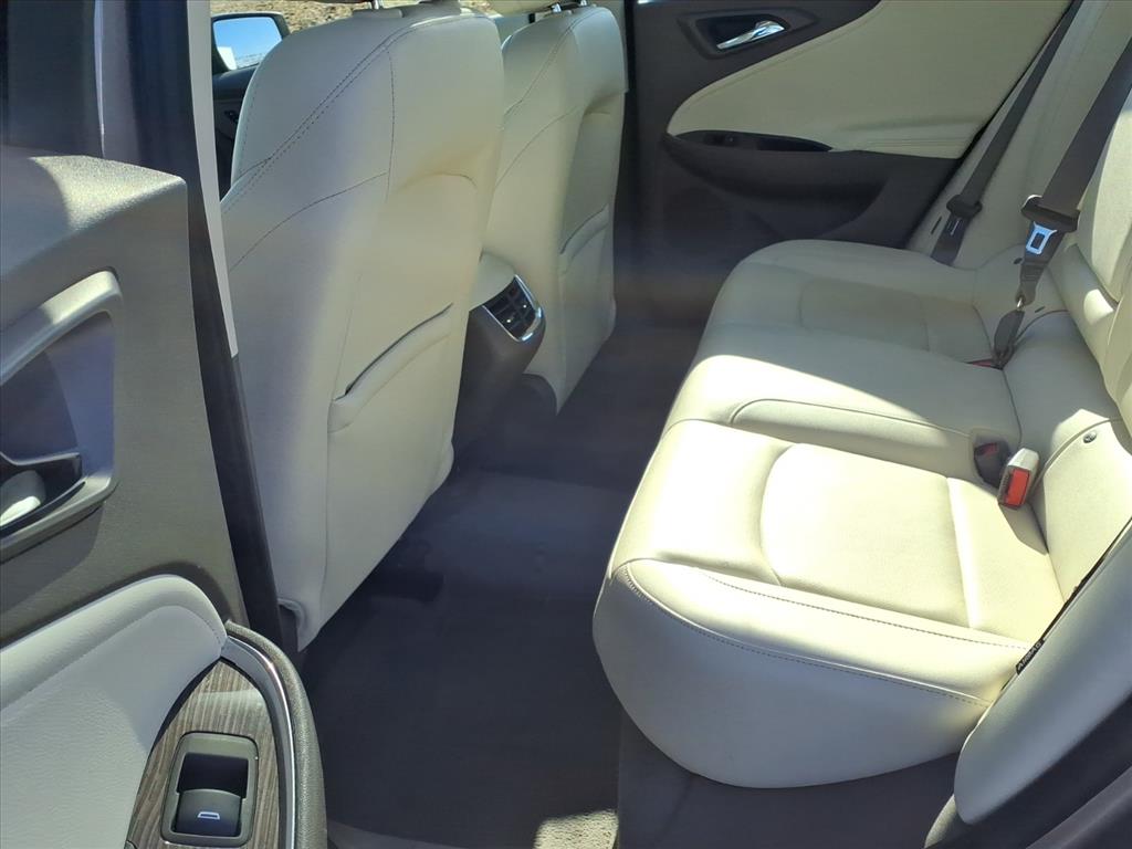 2024 Chevrolet Malibu Premier 2LT photo 4