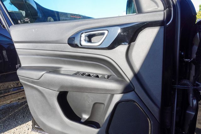 2025 Jeep Compass North Edition Latitude photo 9