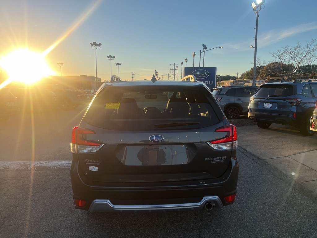 2024 Subaru Forester Touring photo 3