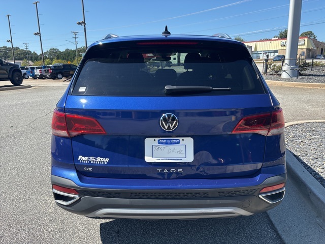 2023 Volkswagen Taos SE photo 4