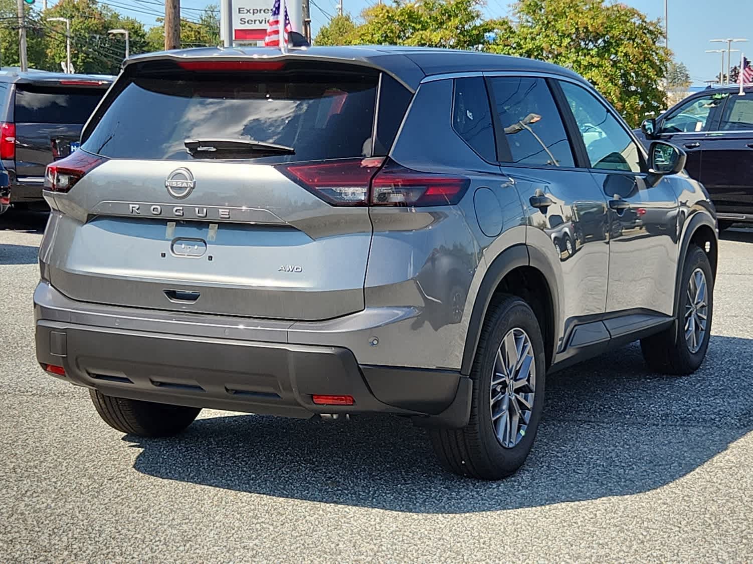 2026 Nissan Rogue S AWD photo 2