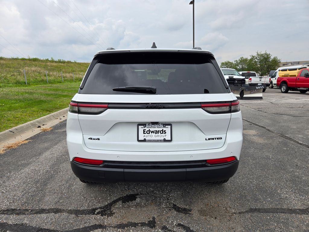 2025 Jeep Grand Cherokee Limited photo 4