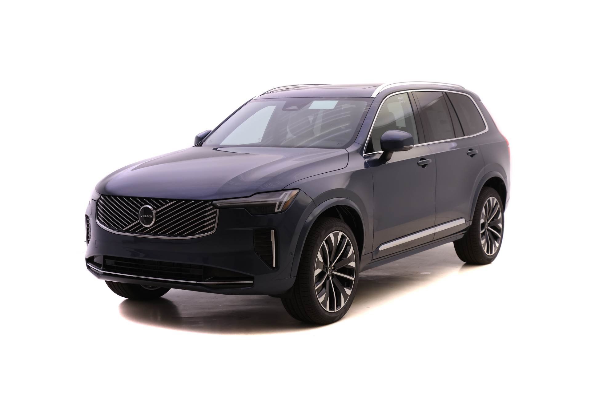 2026 Volvo XC90 Plus's photo