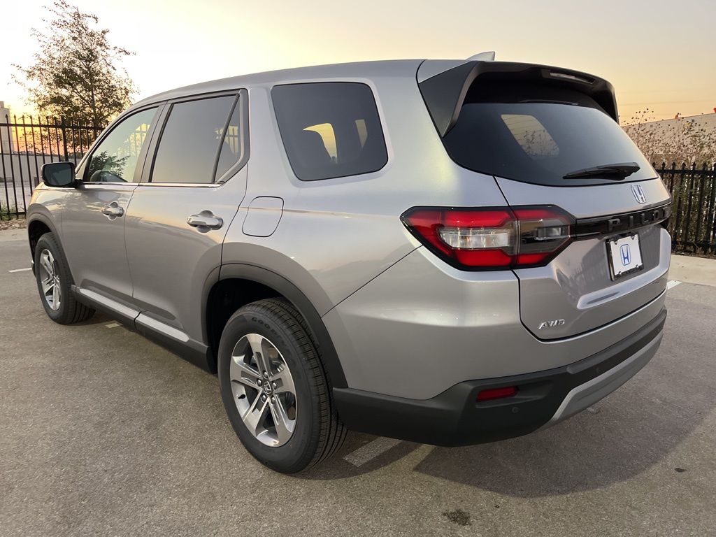 2025 Honda Pilot EX-L photo 3