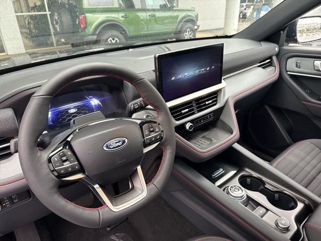 2025 Ford Explorer ST-Line photo 7