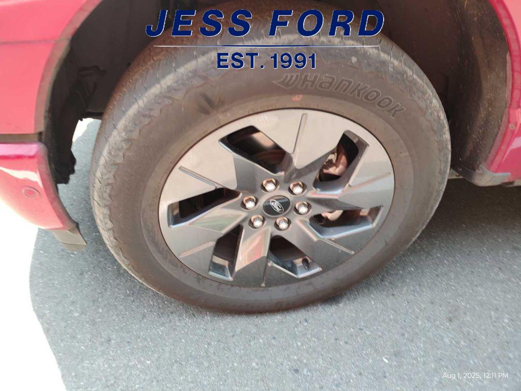2023 Ford F-150 Lightning Lariat photo 10