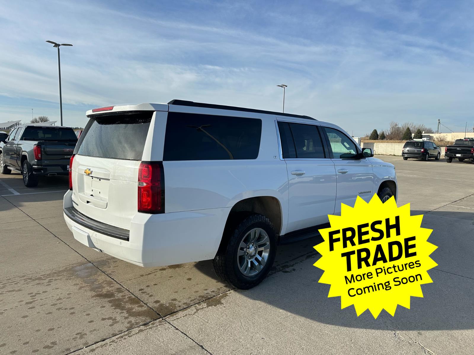 2018 Chevrolet Suburban LT photo 2
