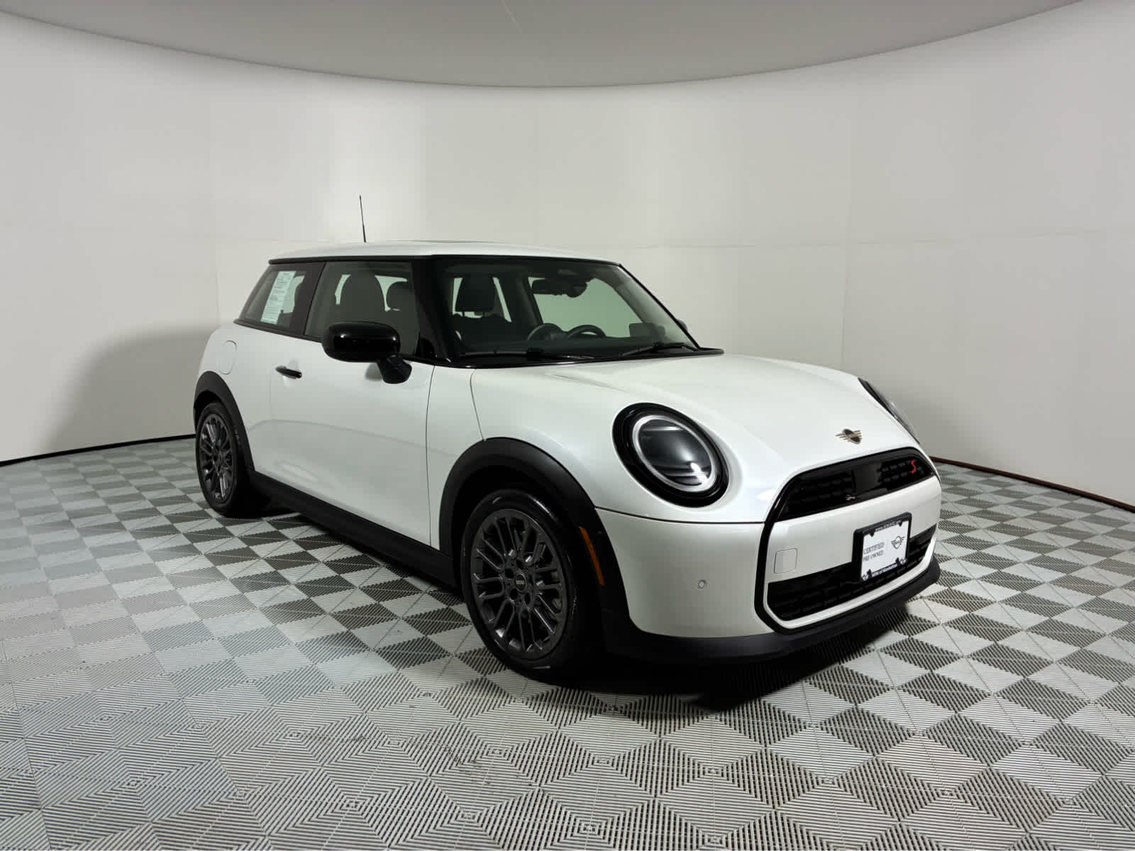 2025 MINI Hardtop S's photo