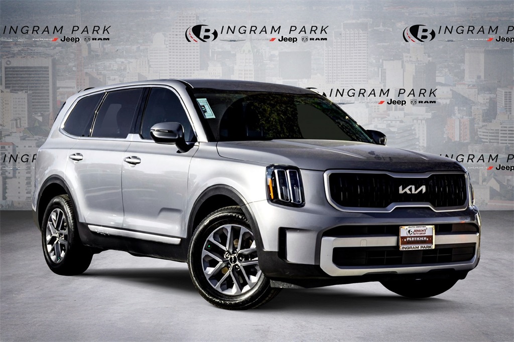 2025 Kia Telluride LX's photo