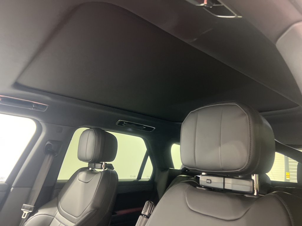 2025 Land Rover Range Rover Sport SE photo 18