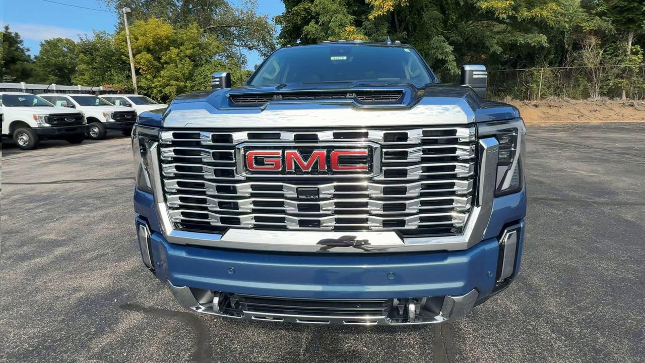 2026 Gmc Sierra 2500 HD Denali photo 3