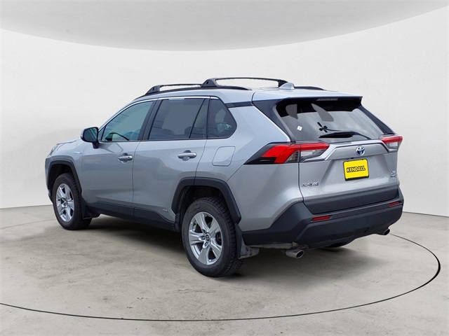 2021 Toyota RAV4 Hybrid XLE photo 3