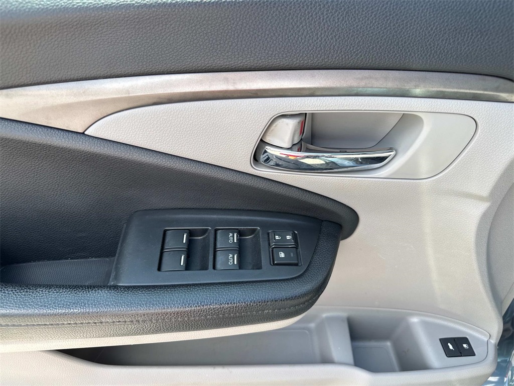 2017 Honda Pilot EX-L photo 19