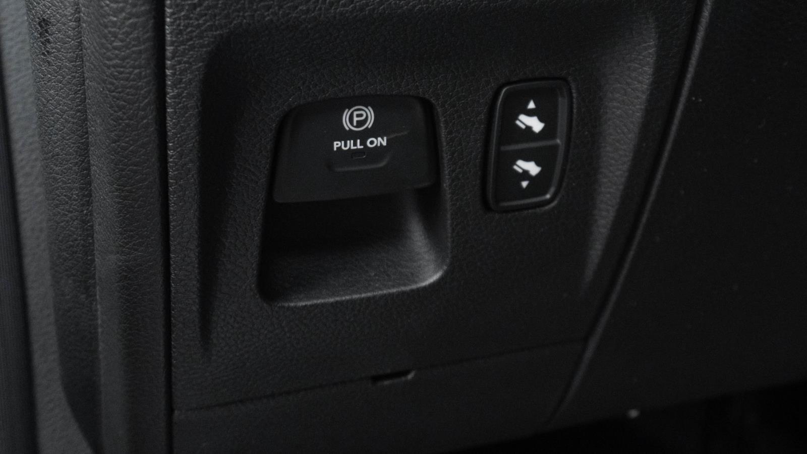 2019 Ram 1500 Laramie photo 16