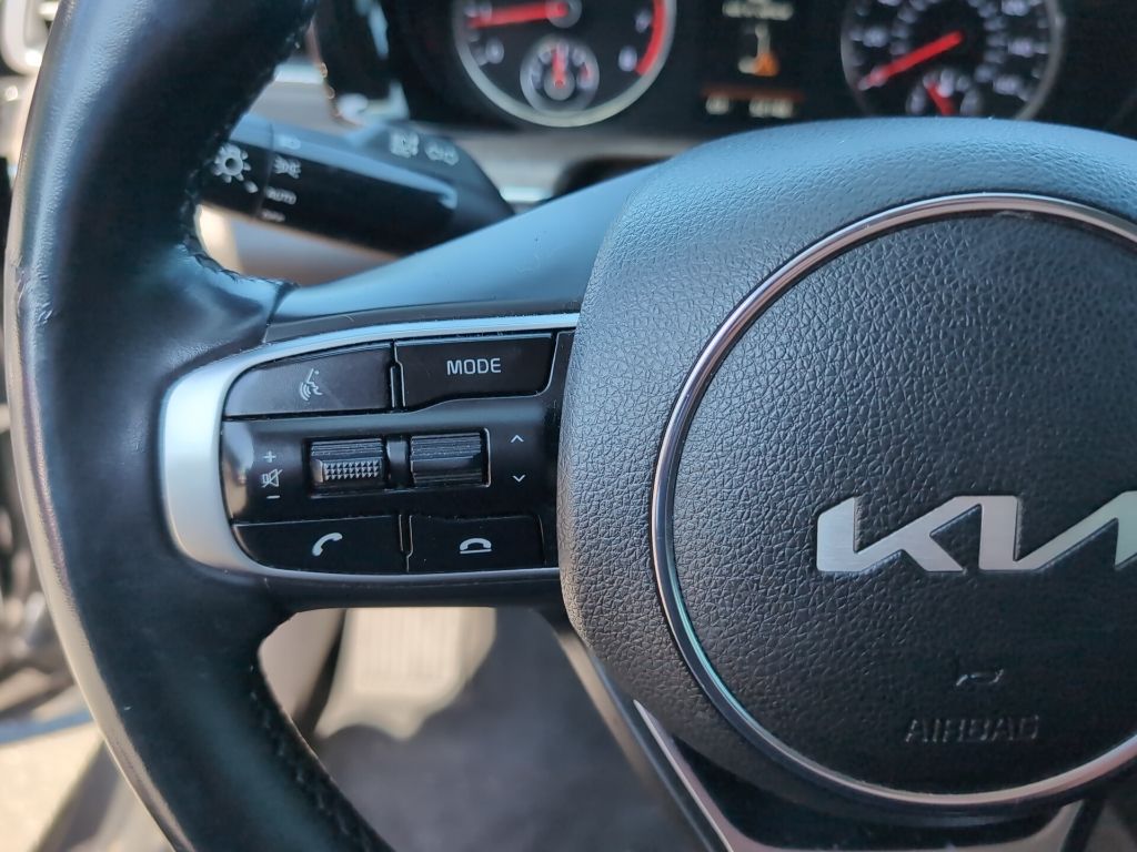 2022 Kia K5 EX photo 18
