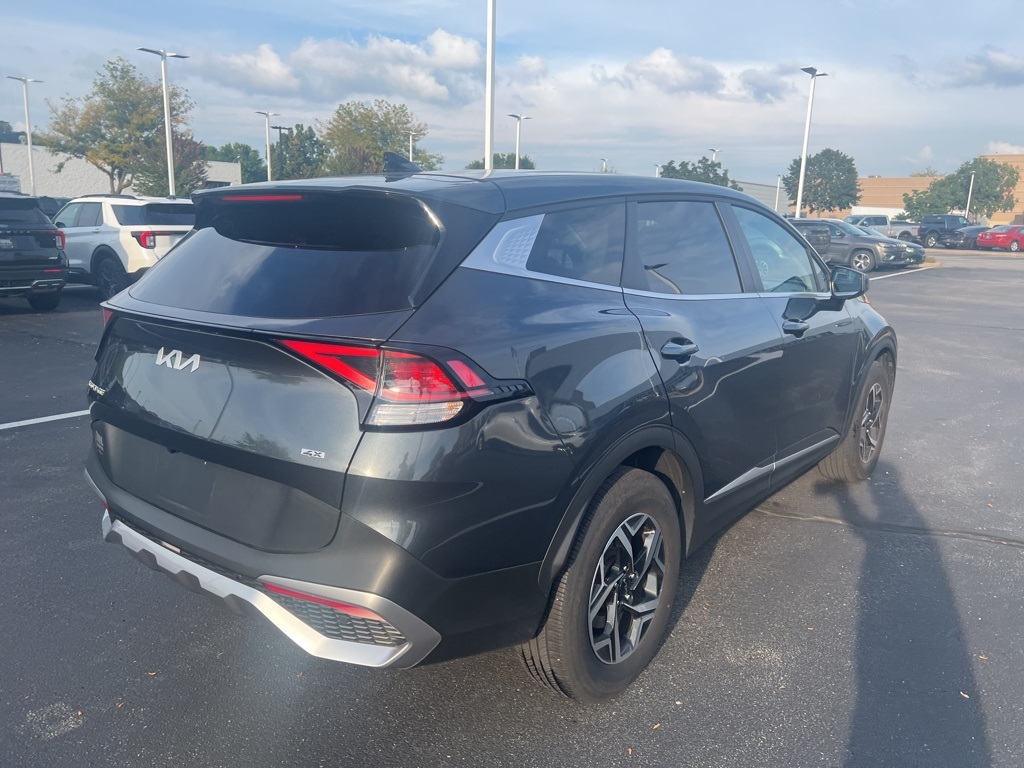 2024 Kia Sportage LX photo 3