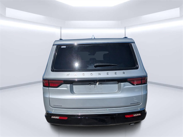 2023 Jeep Wagoneer L Series II photo 3