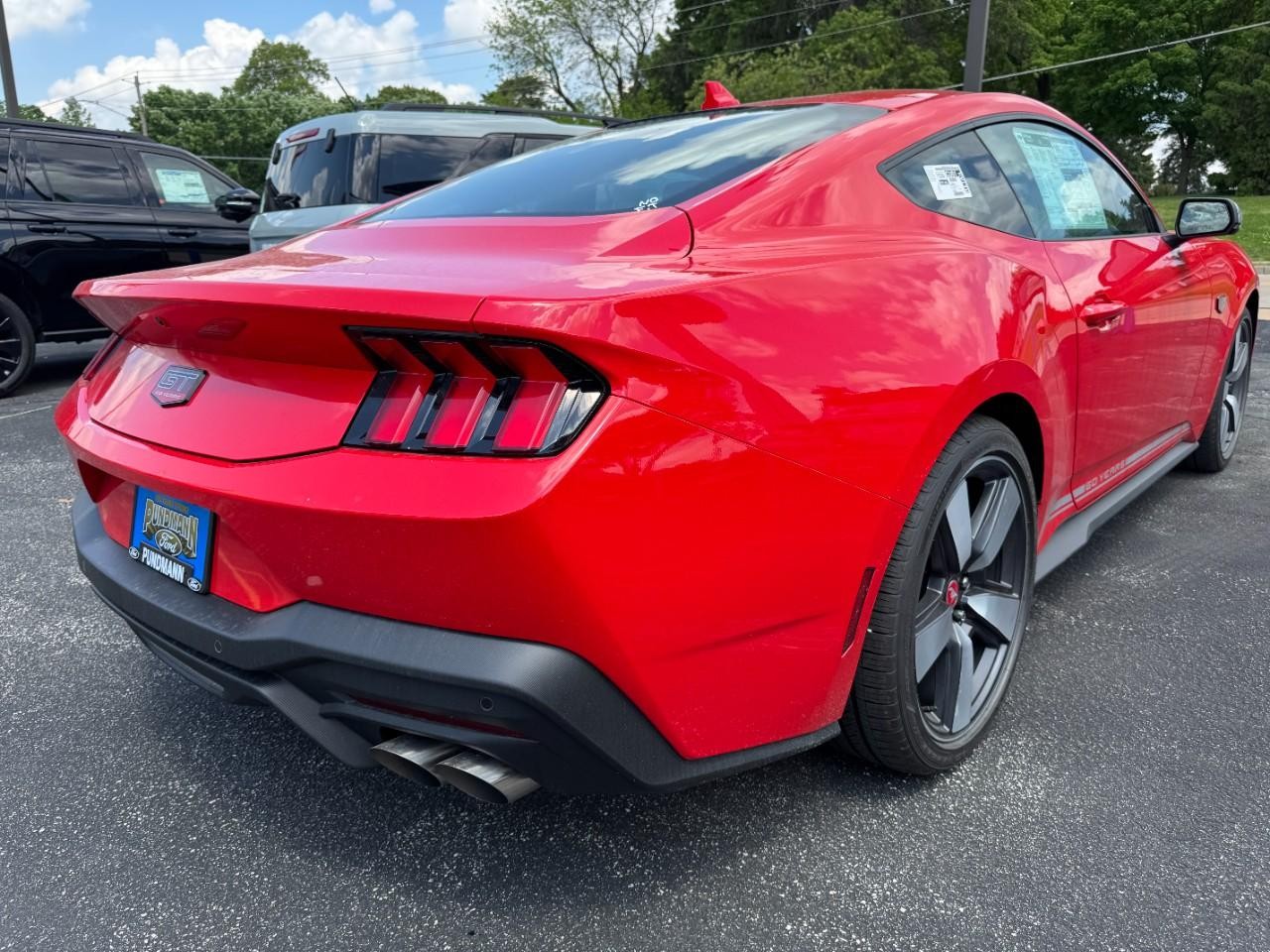 2025 Ford Mustang GT Premium photo 3