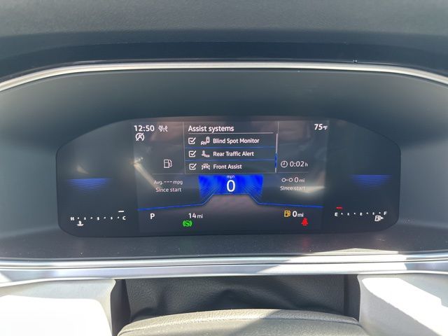 2025 Volkswagen Taos SE photo 13