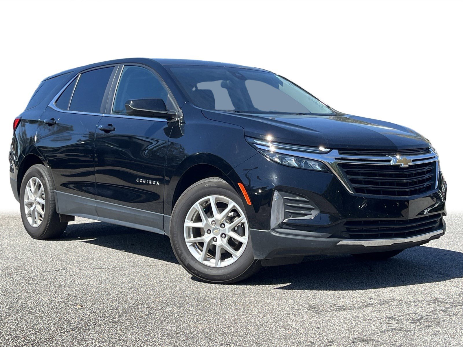 2024 Chevrolet Equinox LT photo 3