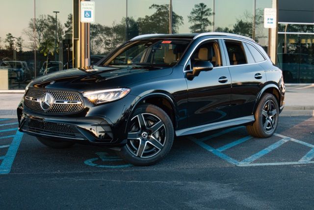 2026 Mercedes-Benz GLC Base's photo