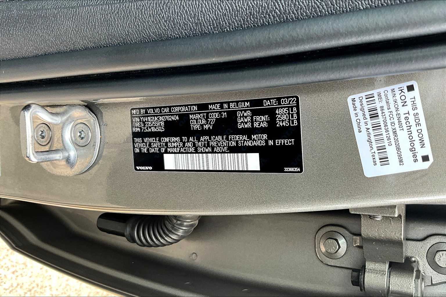 2022 Volvo XC40 Momentum photo 32