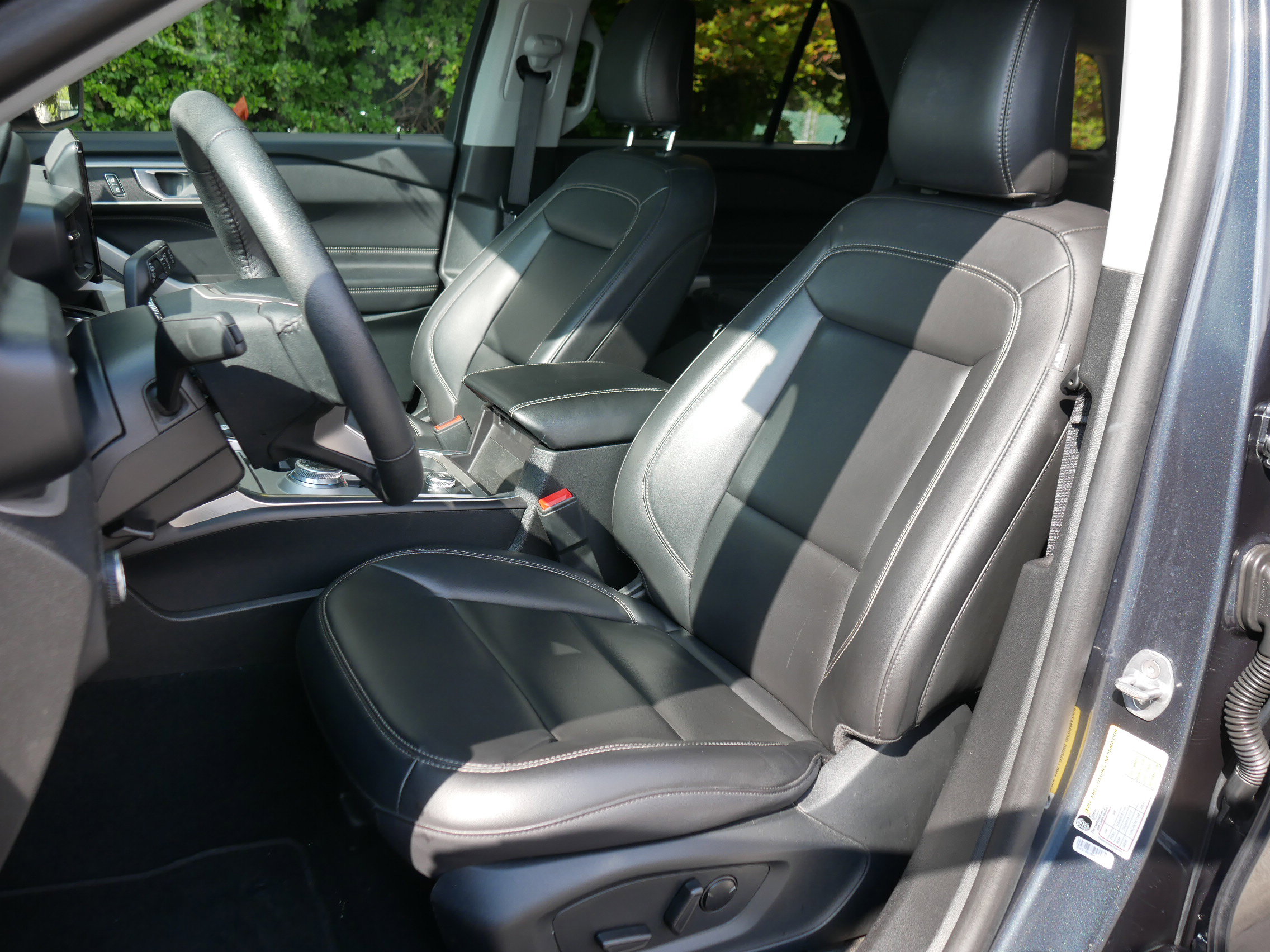 2024 Ford Explorer XLT photo 27