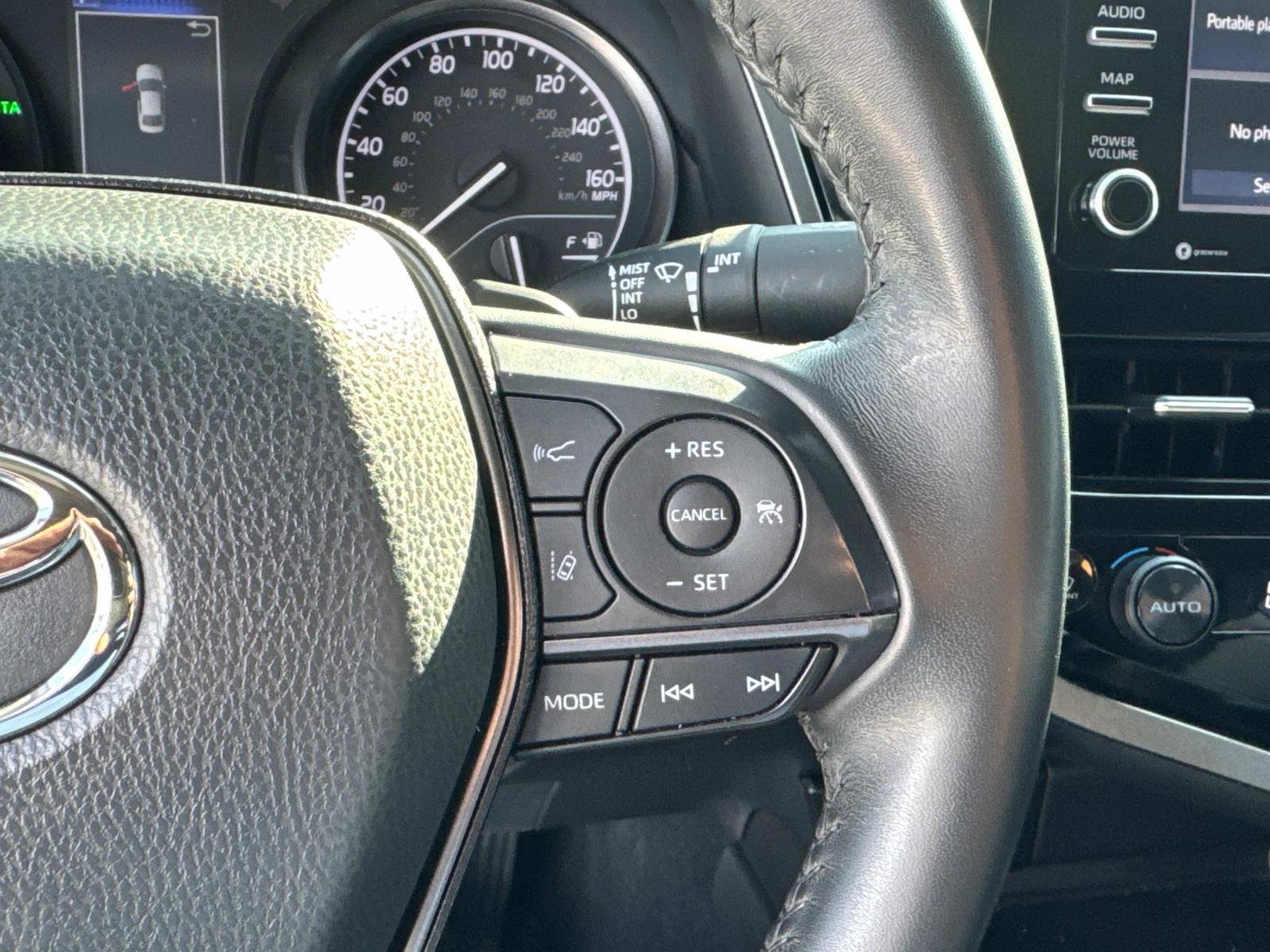 2022 Toyota Camry SE photo 18