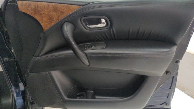 Used 2023  Nissan SL image 30