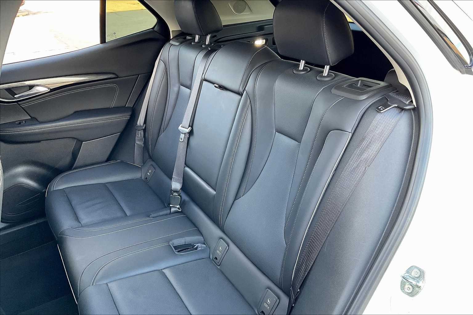 2023 Buick Envision Essence photo 17