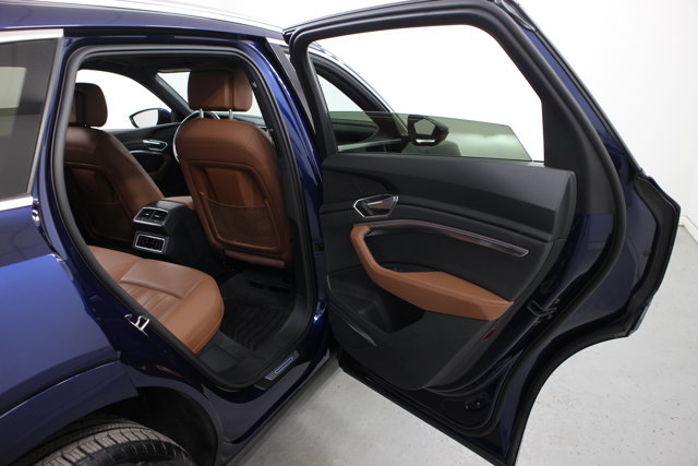 2022 Audi e-tron Premium Plus photo 27