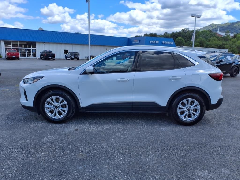 2024 Ford Escape Active photo 2