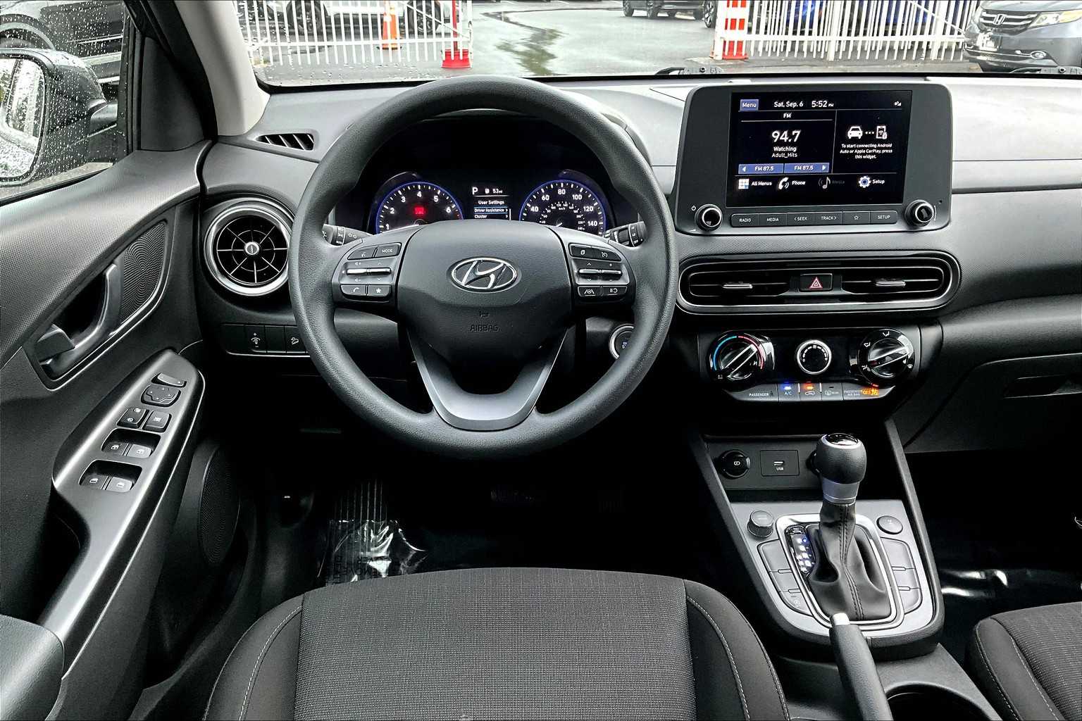 2023 Hyundai Kona SEL photo 5