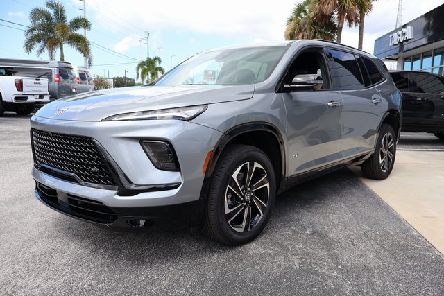 2026 Buick Enclave Sport Touring photo 4