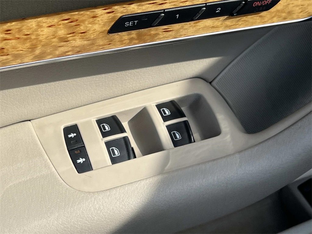 2010 Audi A6 Quattro Premium Plus photo 13
