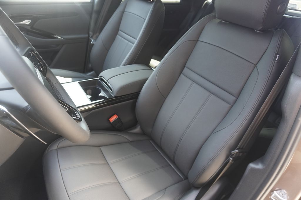 2026 Land Rover Range Rover Evoque S photo 18